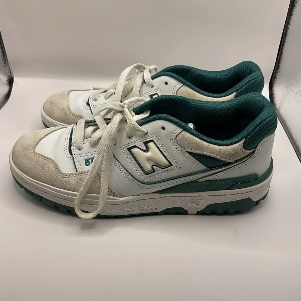 New Balance‎ Womans 550 White/Dark Green Colorway Style Shoes Size 7 BB550GZ1